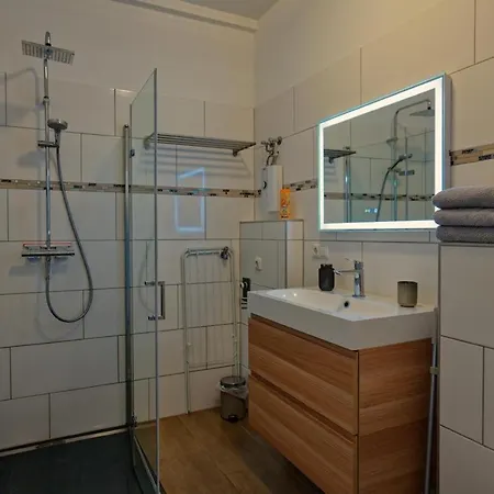 Modern Family In Apartment Bamberg