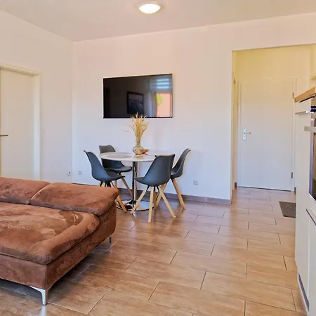 Apartment Modern Family In *