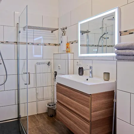 Modern Family In Apartment Bamberg